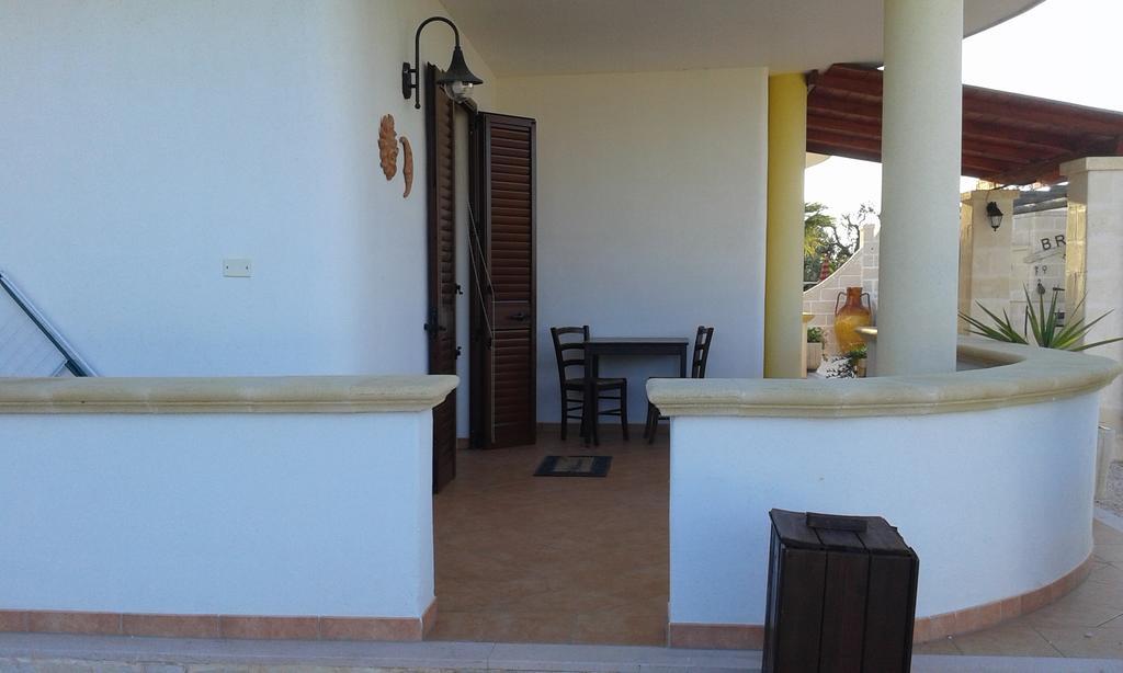 B&B Il Giardino Degli Ulivi Торре-Санта-Сабина Экстерьер фото